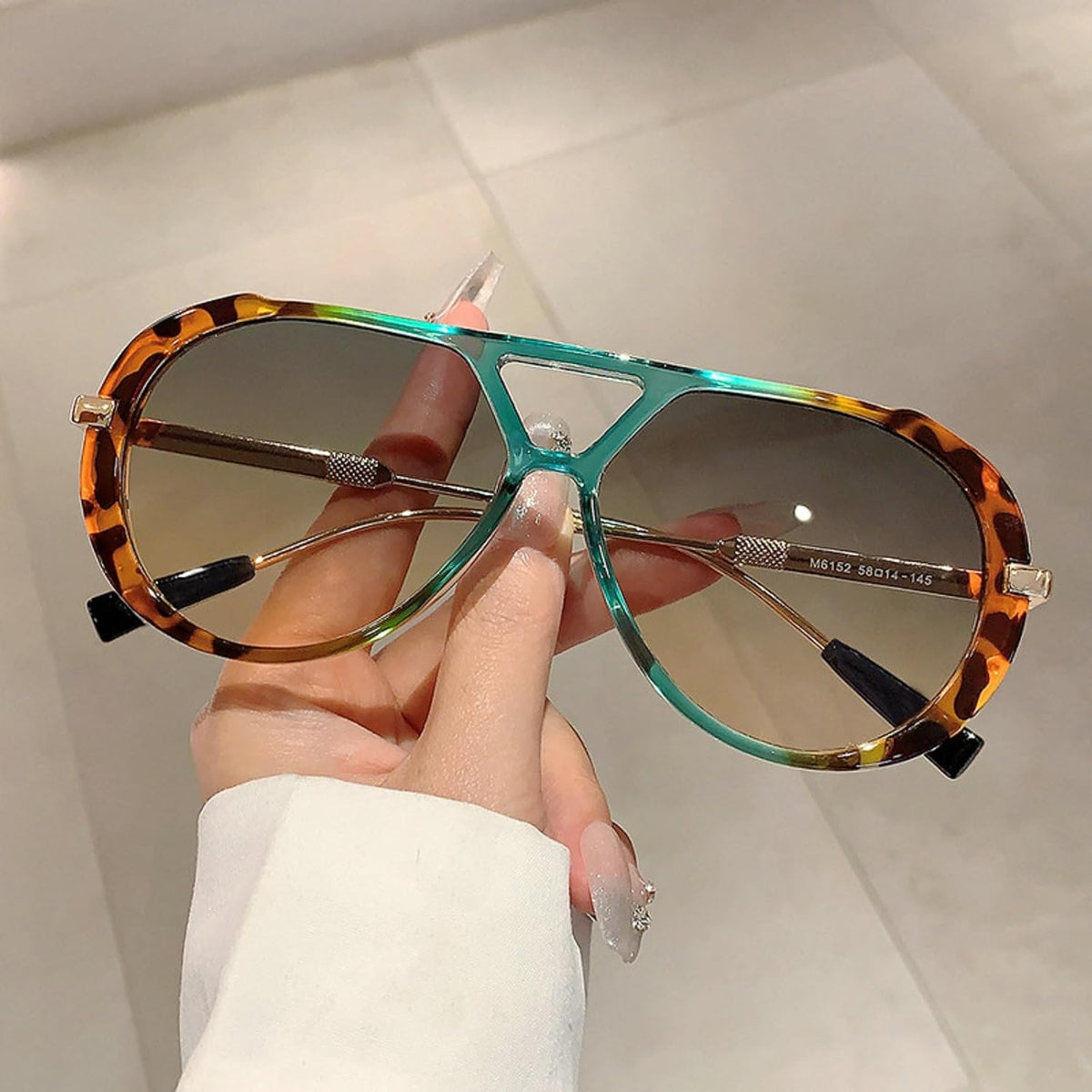 Oversized Pilot Sunglasses for Women Men Trendy